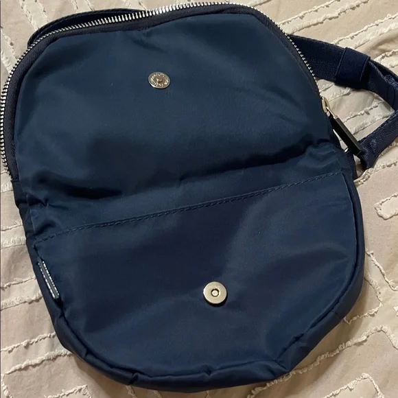 Lululemon Athletica Dark Blue Bag - Picture 4 of 5